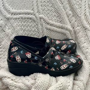 Easy Street Skull Clogs